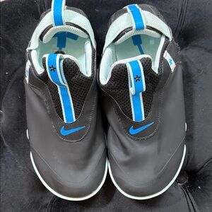 Nike Nursing Shoes Black and Blue Athletic Slip-Ons